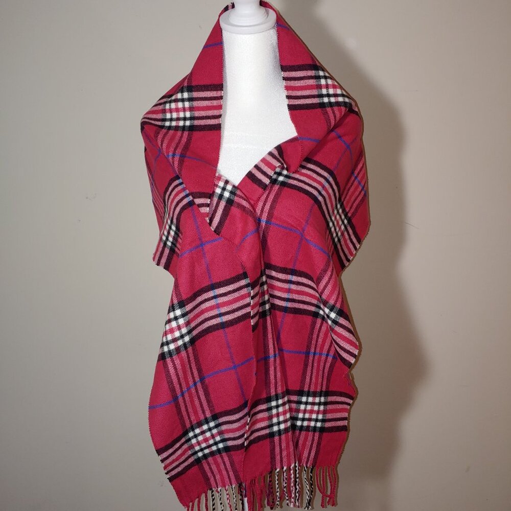 Handtailored 100% Cashmere Made in Germany Fringed Plaid Scar in Soft Red OS